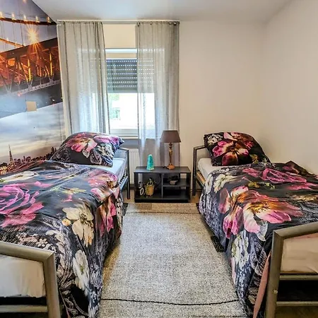 Apartment Retreat: Zentral Und Gemuetlich